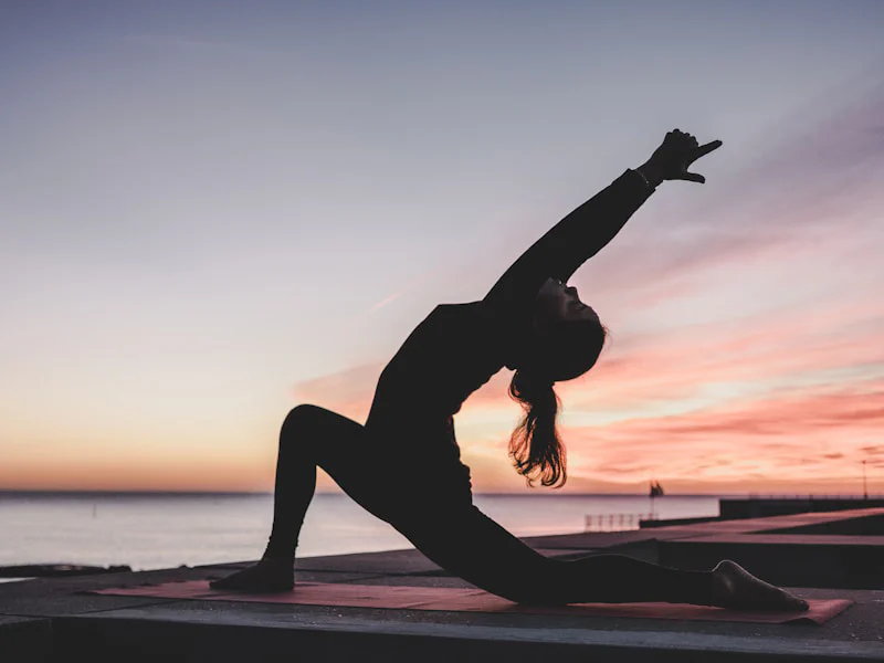 Meditator transitioning between open and closed eye focus